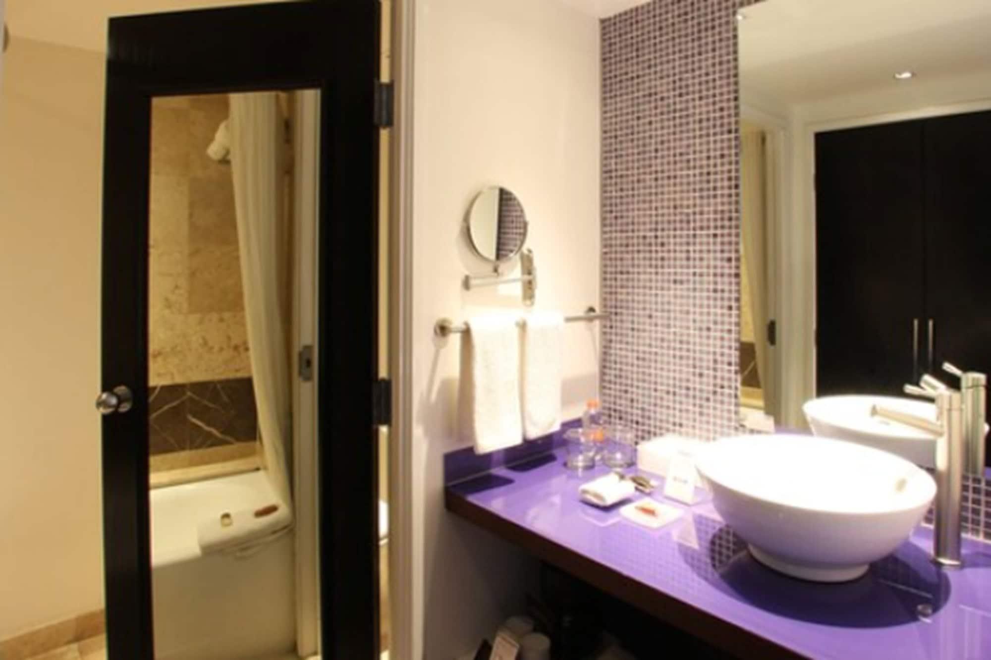 Fiesta Inn Cuautitlan Cuautitlán Izcalli Exteriör bild